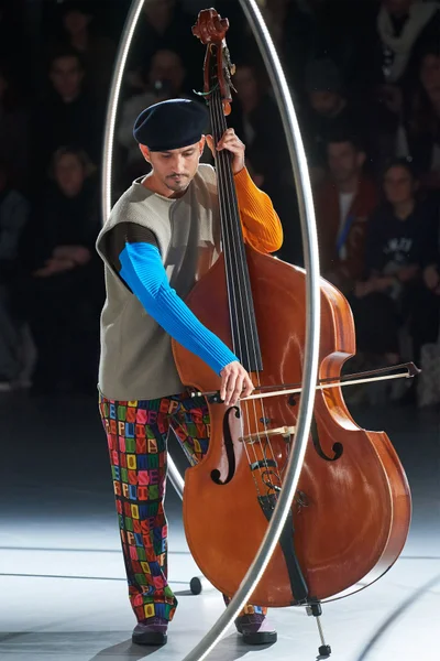 Look 23